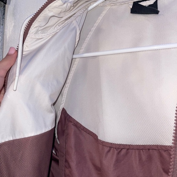 Women’s Nike Windbreaker. Good Condition. XS. - Picture 5 of 5